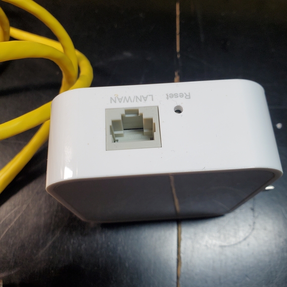 TP-Link White Compact Router - Picture 2 of 9